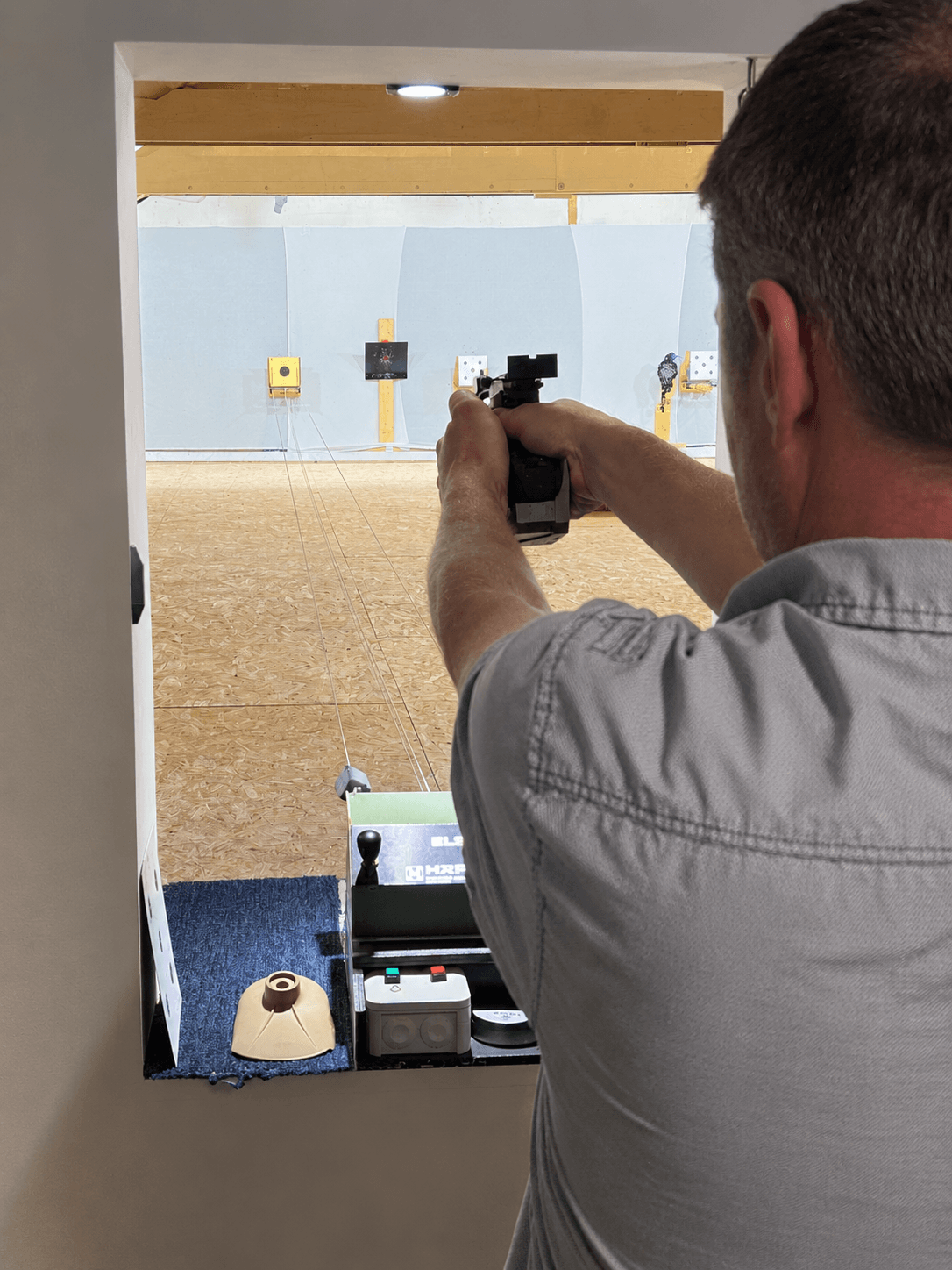 Luchtpistool schutter in actie bij SVW